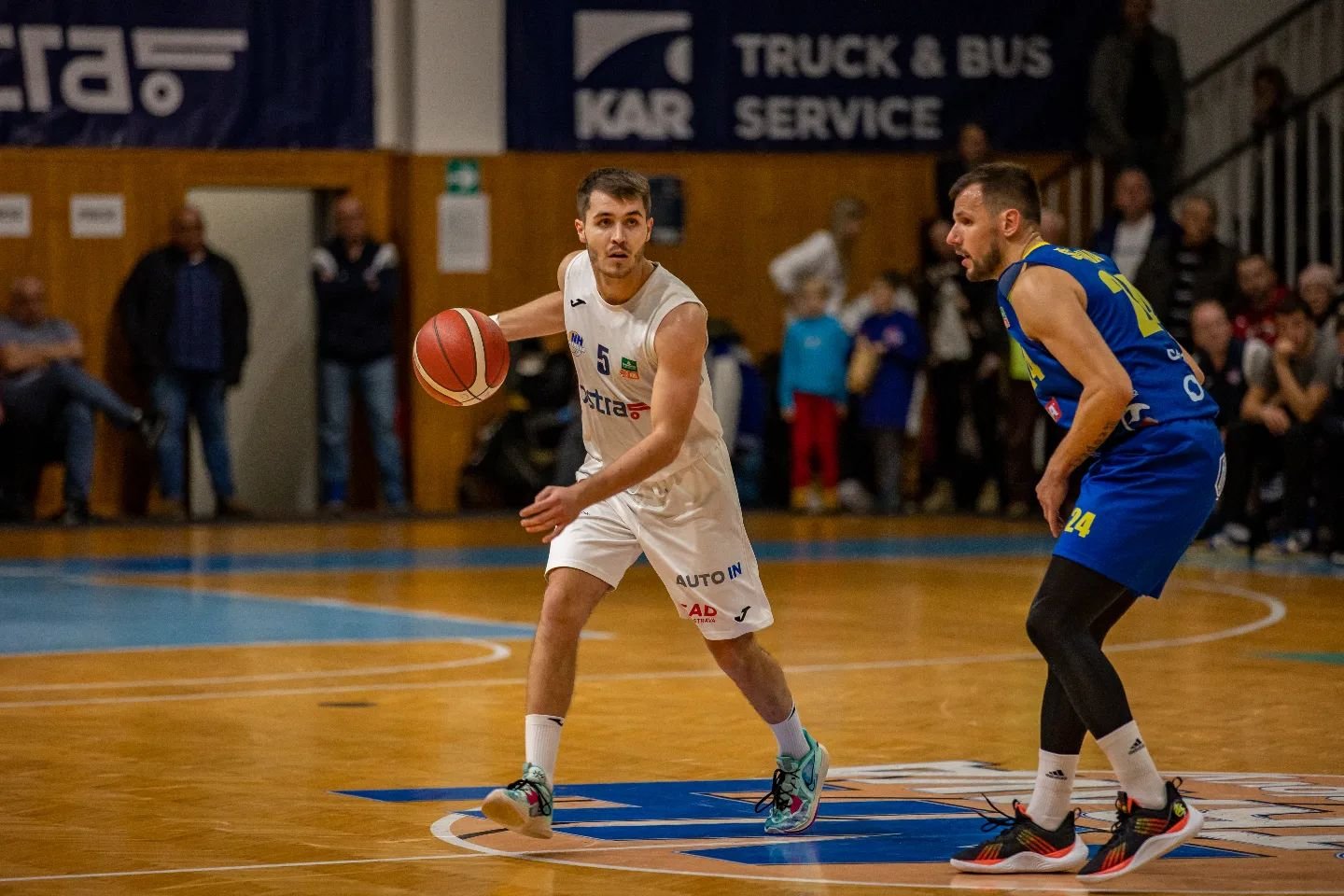 Majerčák žiaril v derby. Pozrite si jeho skvelú prihrávku na alley-oop