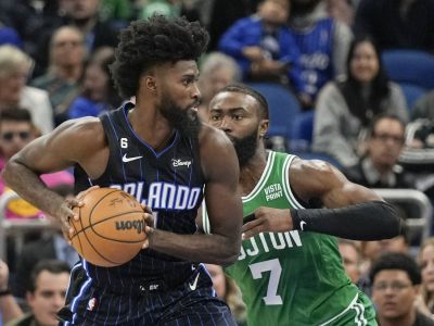 VIDEO: Vrátil sa im hráč po 904 dňoch a zdolali prvý tím v NBA