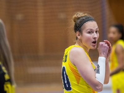 Balážovej návrat po štrnástich mesiacoch: Dva kĺby má napevno spojené s kosťou, z uzimených rúk sa jej šmýkala lopta
