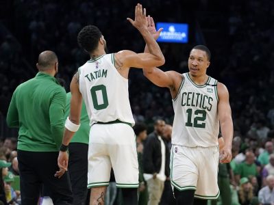 VIDEO: Giannis po výprasku od Bostonu: Ak nehráte naplno, nakopú vám zadok. Jeho brat dal „čelo“ Griffinovi