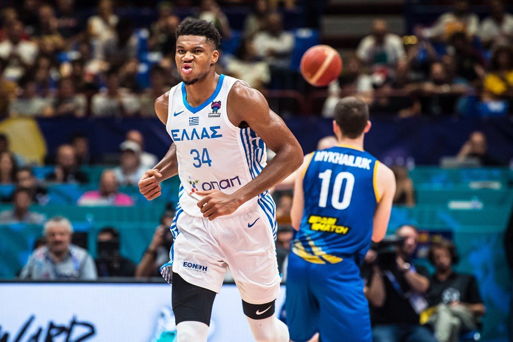 Giannis proti USA, Španieli v skupine s Brazíliou. Pozrite si žreb MS 2023