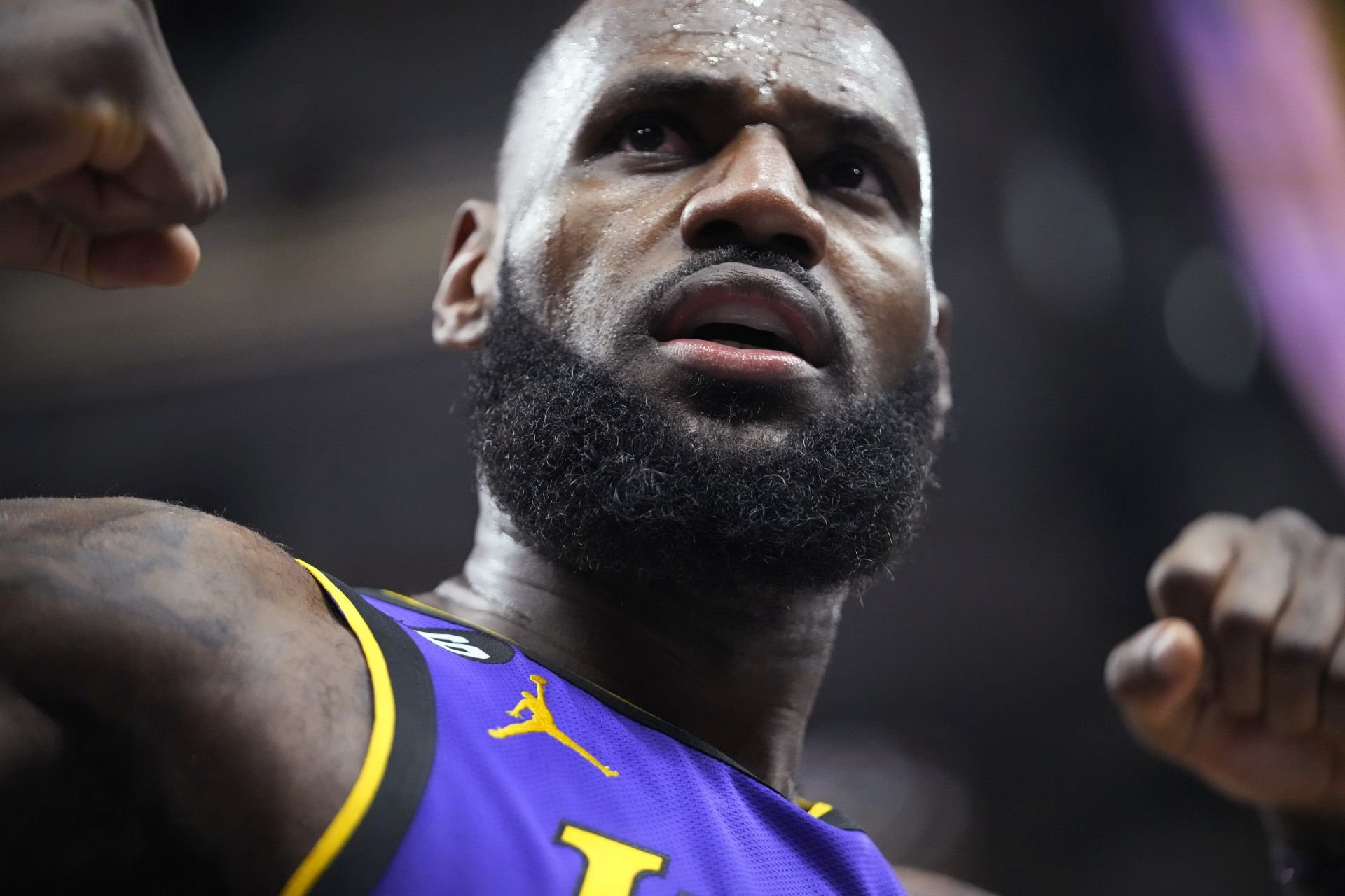 VIDEO/NBA play-off: Lakers potiahli nečakaní lídri, Bucks prišli o Giannisa a prehrali