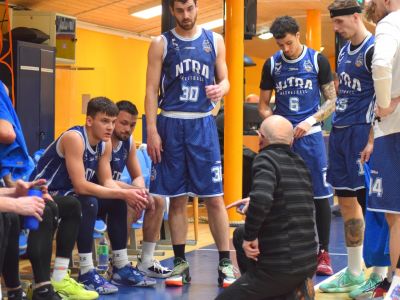Nitra vyhrala suverénne prvú ligu a má právo štartovať v Niké SBL