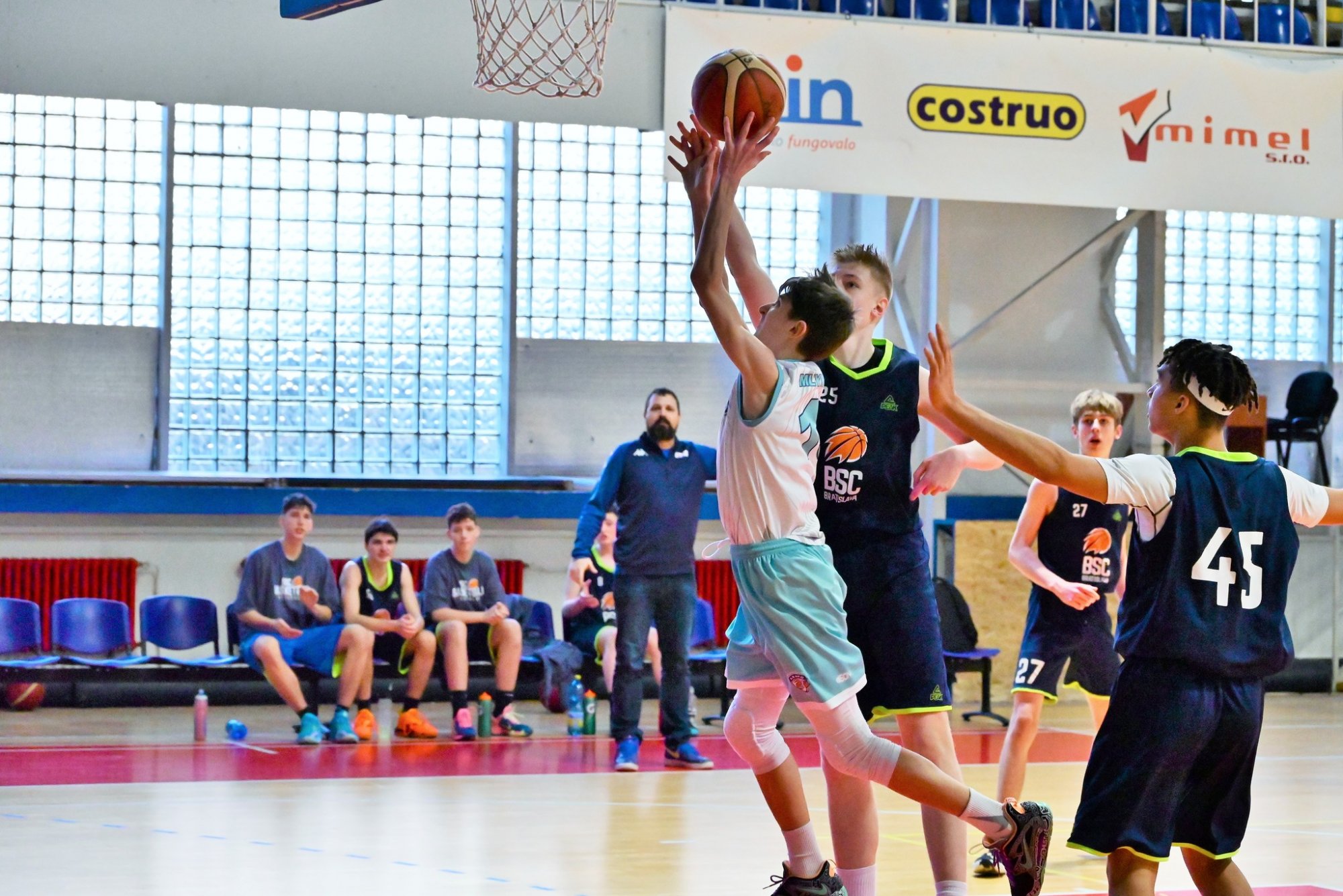 VIDEO/M-SR Starší žiaci U15: Do semifinále postúpili Lučenec, Prievidza a bratislavské celky B.S.C. a Inter