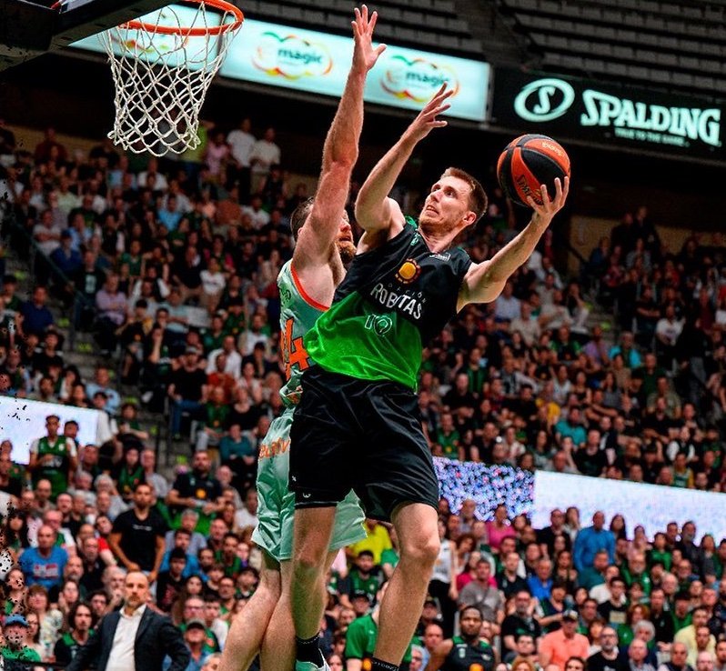 Brodziansky potiahol parádnym výkonom Joventut do semifinále proti Realu Madrid