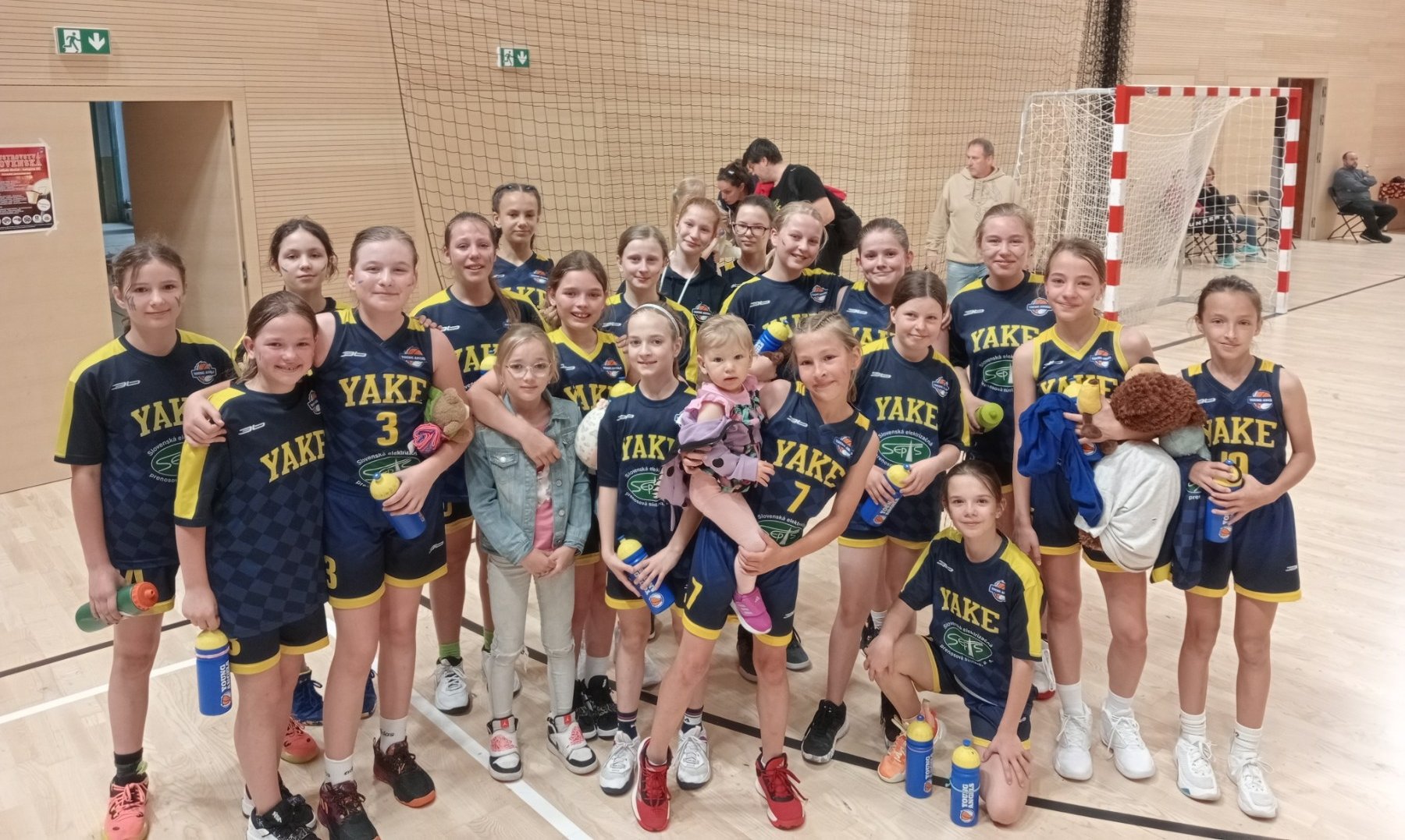 VIDEO/M-SR Mladšie minižiačky U11: Young  Angels bez prehry a s titulom, striebro ide do Serede a bronz ostáva v Bardejove