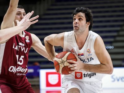 Srbi rozhodli v posledných sekundách, potiahol ich „lavičkový“ Teodošič