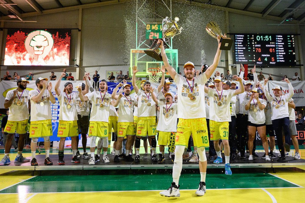 Levice v J-skupine proti Legii Varšava, Kataji a CSM Oradea