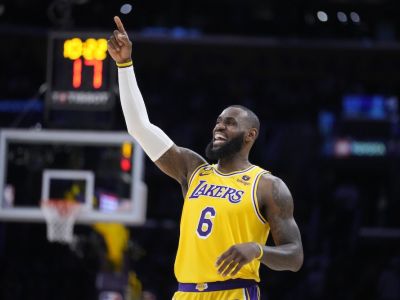 VIDEO: LeBron James prekonal hranicu 39 tisíc bodov, v Atlante padlo 309 bodov