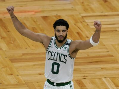 VIDEO: Boston pokračuje v úžasnej domácej sérii, upevnil si náskok na prvom mieste