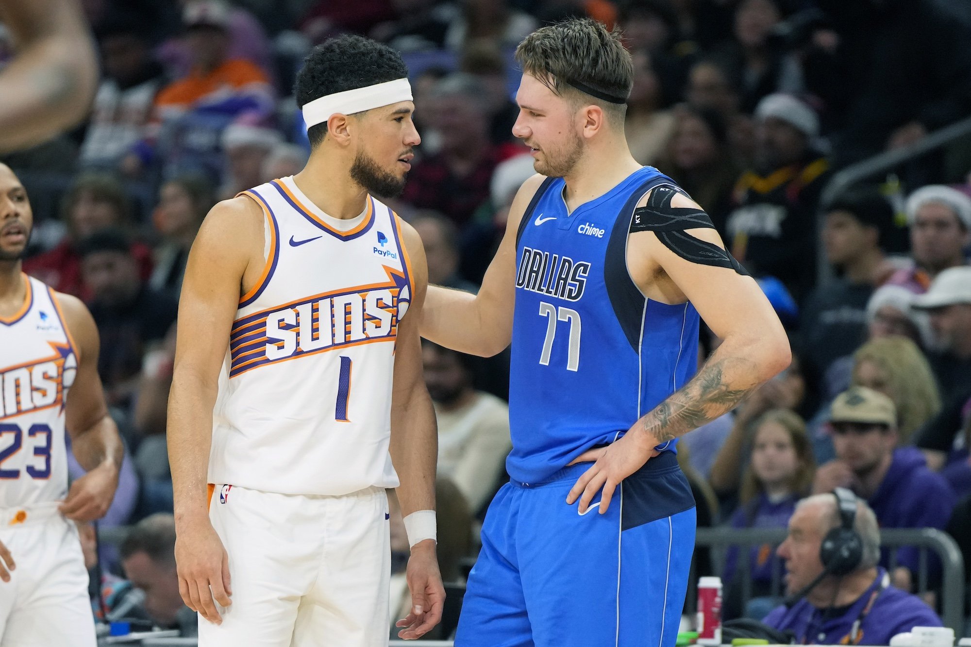 VIDEO: Dončič zničil 50 bodmi Bookera aj Duranta, Curry potvrdil, že na Vianoce mu to nejde