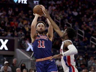 VIDEO: Golden State vyhralo v Chicagu, dav vybučal zosnulého manažéra Bulls