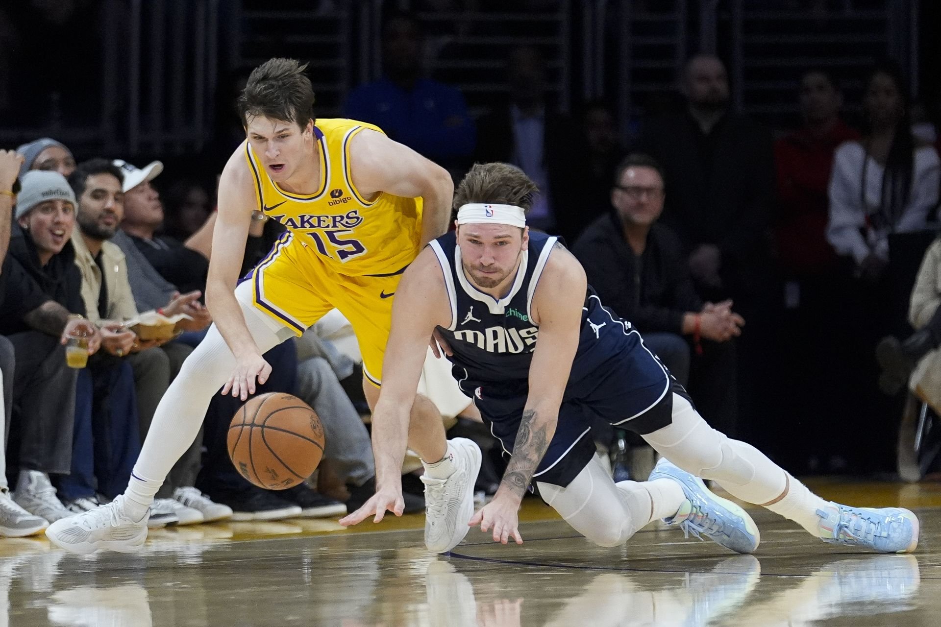 VIDEO: Dončičov triple-double nestačil, z domácej výhry sa tešili Lakers