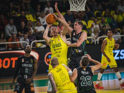 Levice dovolili Handlovej v druhom polčase len 22 bodov, výhrou si poistili vedenie v tabuľke