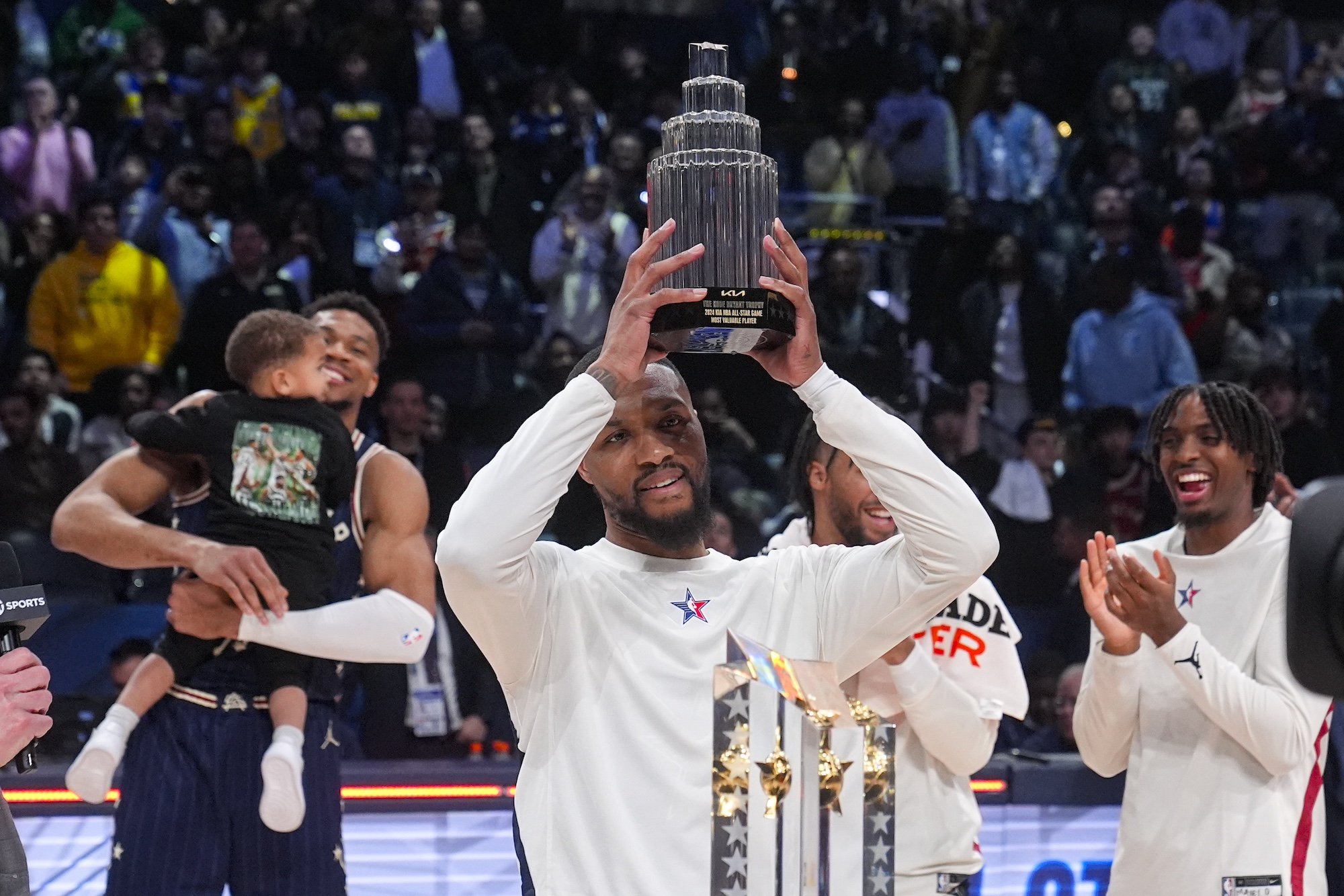 VIDEO: V NBA All Star padlo skoro 400 bodov, ovládol ho Damian Lillard