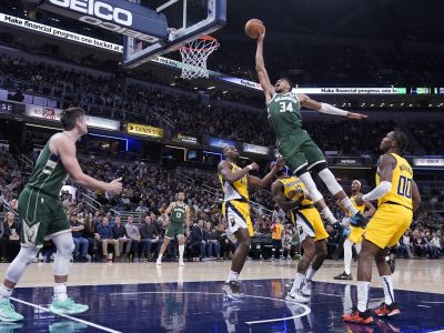 VIDEO: Dominantný Giannis zastavil s Milwaukee rozbehnutú Atlantu