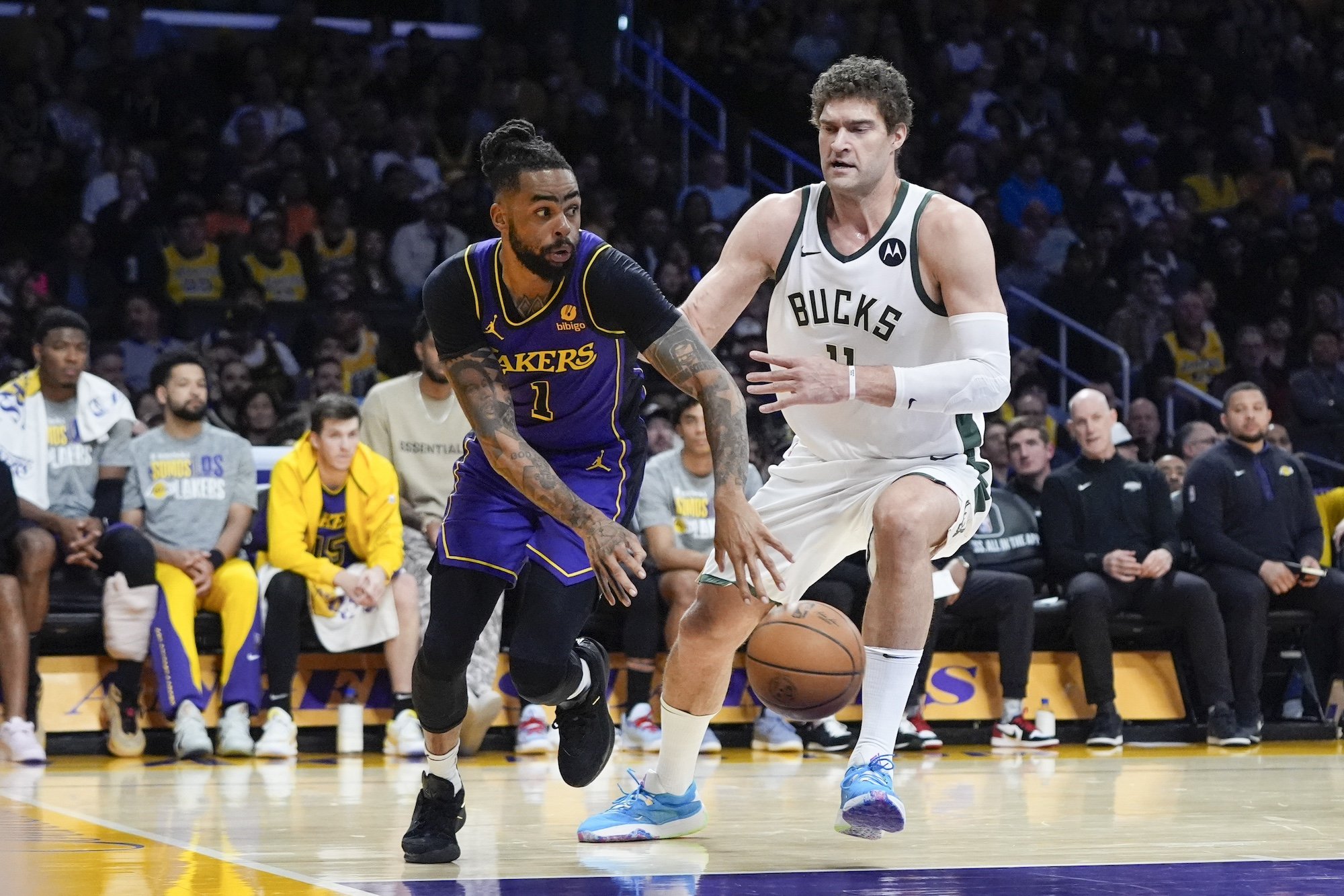 VIDEO NBA: Lakers zdolalo Giannisovo Milwaukee aj bez LeBrona, žiaril Russell