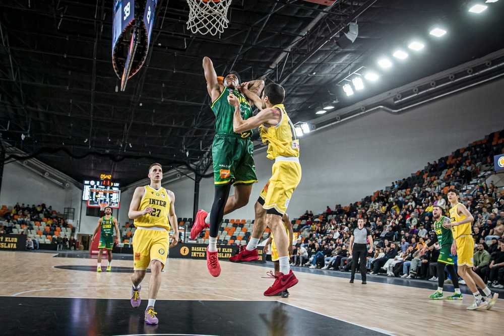 FOTO: Prievidzská séria výhier sa skončila v Komárne, Spišiaci prehrali v Nitre