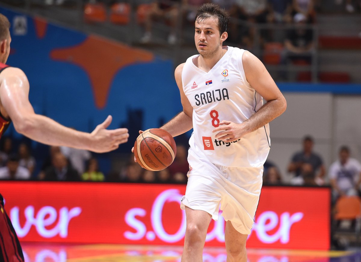 Volali ho Profesor. S kariérou sa rozlúčil jeden z najpopulárnejších basketbalistov v Srbsku