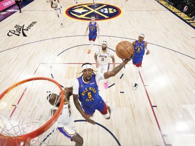 VIDEO/NBA play-off: Jokič potiahol Denver proti Lakers, uspeli aj ďalšie domáce tímy