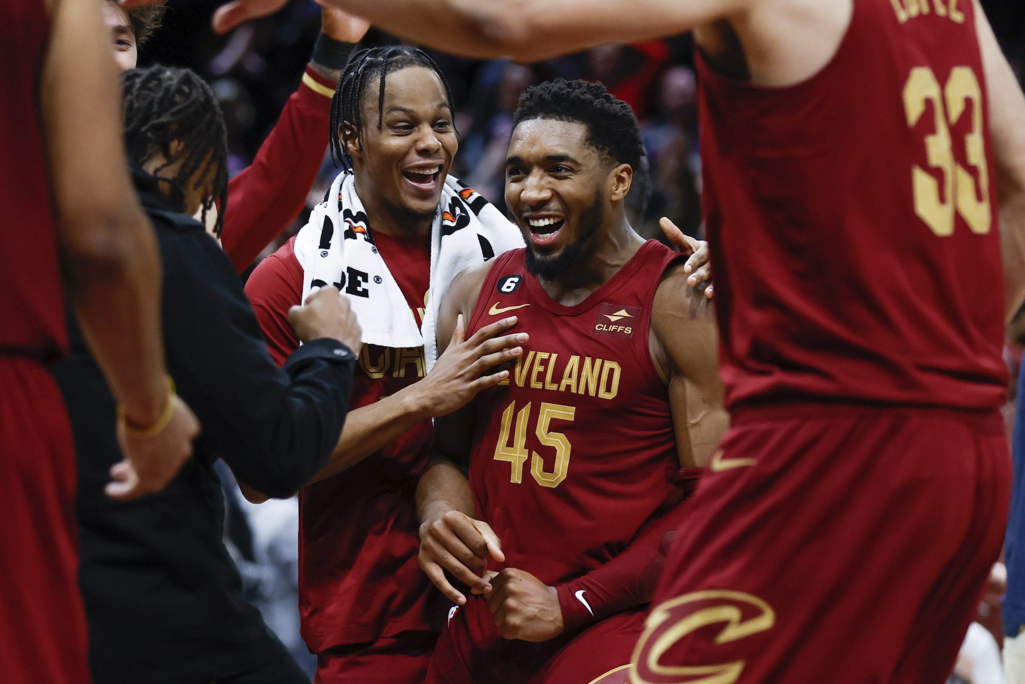 VIDEO/NBA play-off: Cleveland šokoval vysokou výhrou Boston, Dallas vyrovnal s Oklahomou