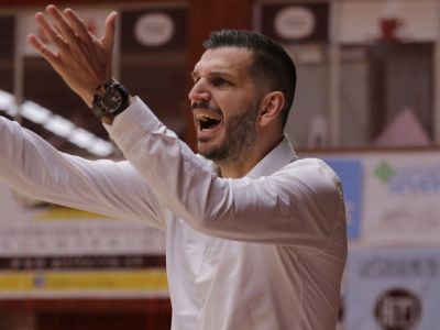 Nahnevaný Jankovič po debakli: Je to hanba, dúfam, že hráči, ktorí sú už hlavami v lietadle na ceste domov, sa zobudia