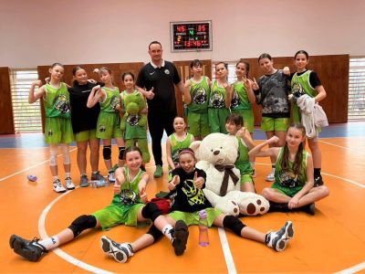 ViIDEO/M-SR Staršie minižiačky U12: V Starej Turej s dvoma výhrami jedine Ivanka
