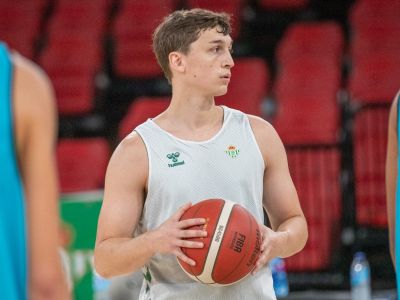 S Rytiermi podpísal prvý cudzinec, ide o rozohrávača z USA