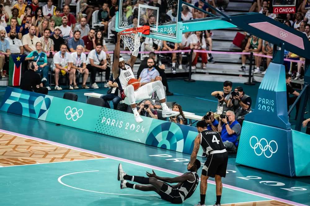 VIDEO/OH’24: Američania vyhrali o 17, Srbi až o 41 bodov