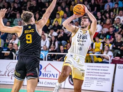 FOTO: Majster pripravil lídrovi prvú prehru v sezóne, štyri tímy pokorili stovku