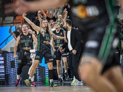 FOTO: Baník vyhral v Gopass aréne, Patrioti padli u Rytierov, Lučenec chvíľu trápil Prievidzu, Komárno a Blue Wings víťazne