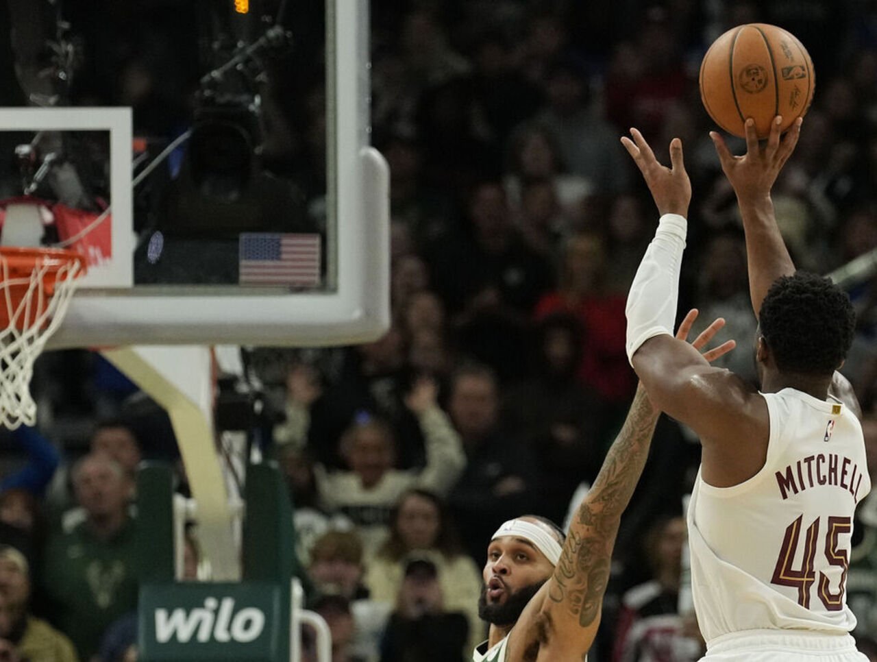 VIDEO: Ani 75 bodov Giannisa s Lillardom Milwaukee nestačilo, zarmútil ich Donovan Mitchell