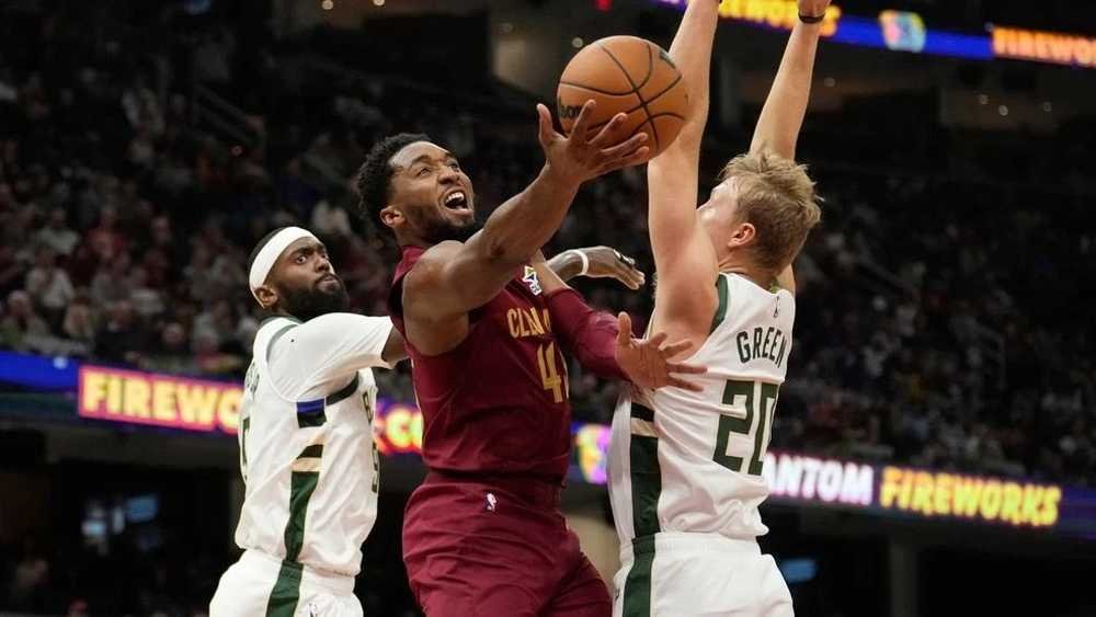VIDEO: Kríza Milwaukee sa prehlbuje, kleslo na posledné miesto, Cleveland je zas prvý