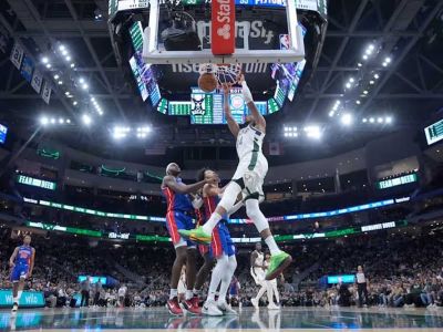 VIDEO: Giannis explodoval 59 bodmi, Wembanymovi stačilo na 50 bodov 32 minút