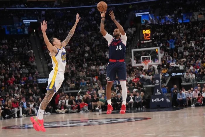VIDEO: Warriors nezvládli zápas v LA, s Clippers prehrali o tri body
