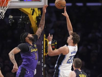 VIDEO: Lakers padli s Magic o jediný bod