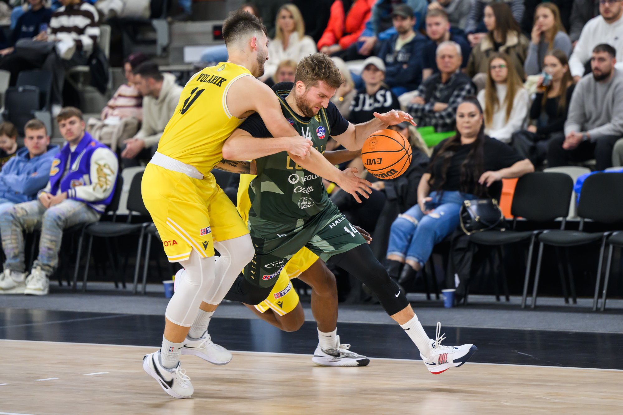 FOTO/VIDEO: Zažiarili O’Bannon a Abrhám, ktorí doviedli Nitru a Levice k víťazstvám