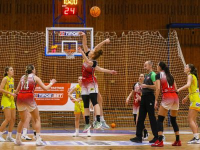 FOTO: Vyrovnaný duel Young Angels so Sláviou nakoniec pre Bystričanky