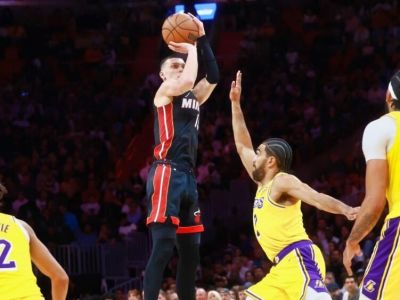 VIDEO: Miami dalo 24 trojok a deklasovalo Lakers o 41 bodov