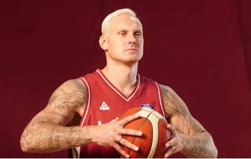 Šok v basketbalovej komunite. Lotyšského reprezentanta našli v Moskve mŕtveho