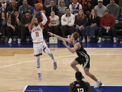 VIDEO: Brunson a jeho Knicks rozdrvili Bucks, Cavs prehrali doma druhýkrát v sezóne