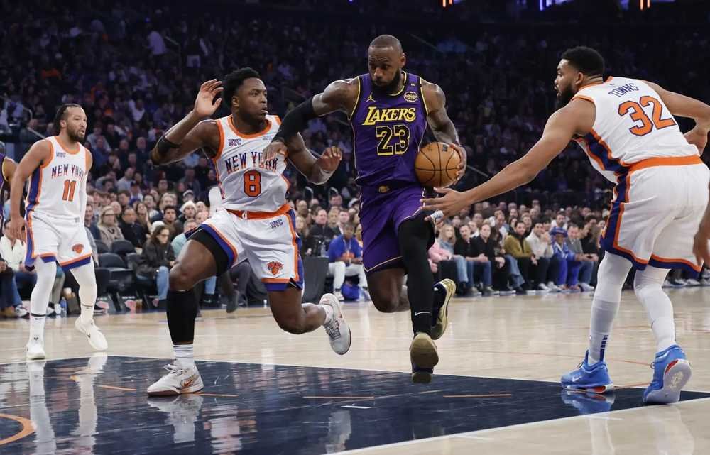 VIDEO: LeBron s desiatym triple-double v Madison Square Garden