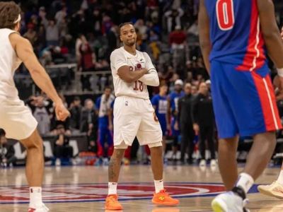 VIDEO: Cavs v Detroite potrebovali Garlandov buzzer beater