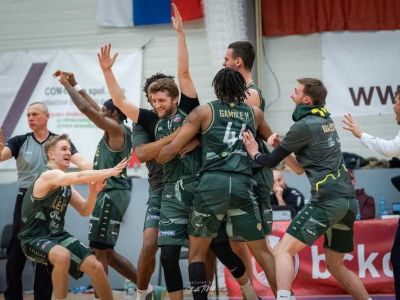 FOTO/VIDEO: Patrioti trojkou 0,1 sekundy pred koncom vyhrali v Komárne