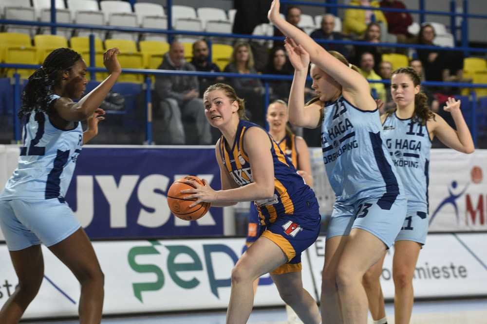 FOTO/VIDEO: Young Angels s prvou prehrou, Ružomberok padol v Košiciach aj Pécsi, Ivanka zdolala Sláviu a tá Třinec, Trnava prehrala so Sadskou aj s Brnom