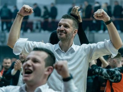 Na palubovku lietajú zapaľovače i mince, ale ja to tu milujem, vraví Jankovič. Do Prievidze posiela z Kosova jasný odkaz (rozhovor)