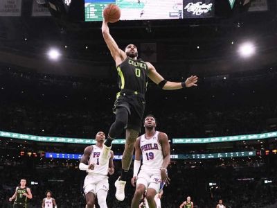 VIDEO: Tatum potiahol Celtics k výhre nad zraneniami zdecimovanými 76ers