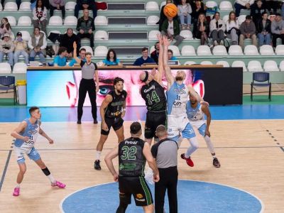 FOTO/VIDEO: Handlová jasnou výhrou zastavila sériu Nitry, Lučenec prekvapil Komárno