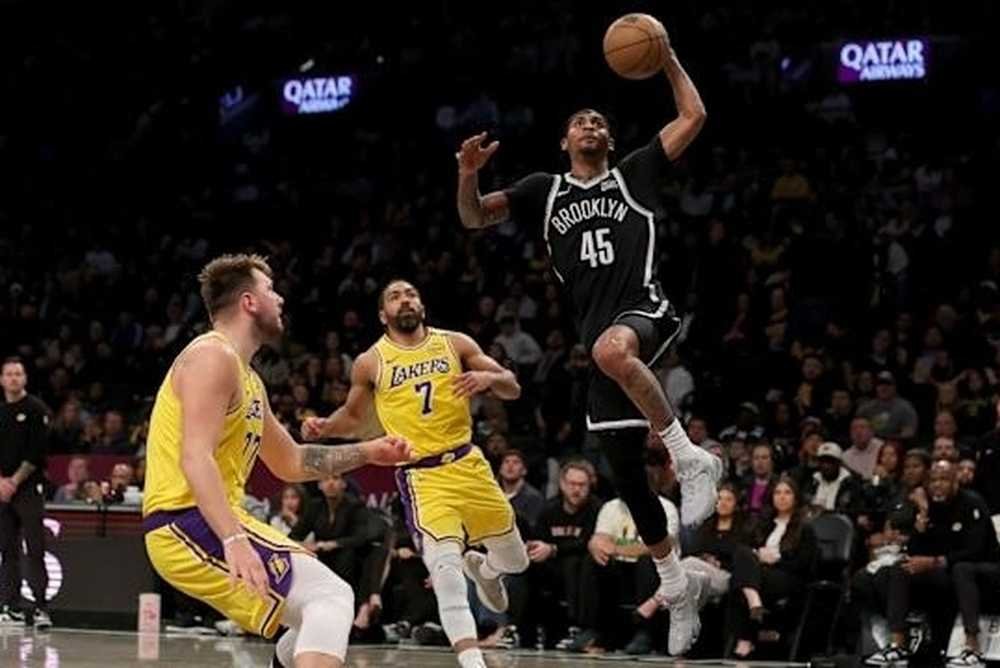 VIDEO: Lakers v Brooklyne nepomohol ani triple-double Dončiča