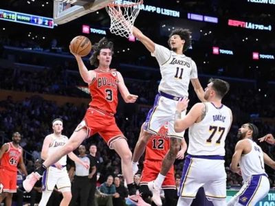 VIDEO: Lakers aj s LeBronom dostali strašný výprask, Giddey atakoval magický quadruple-double